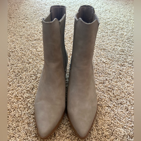 NWOT grey booties - Picture 4 of 5